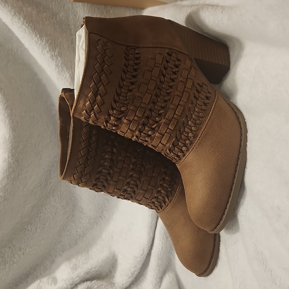 Nila Braid Stitch ankle boot, cognac size 8